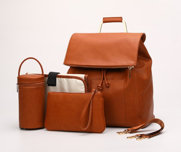 SAC A DOS A LANGER EN CUIR SYNTHETIQUE VEGAN + ACCESSOIRES BEBE