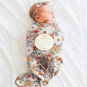 Newborn Swaddle & Birth Announcement Set | 4-Piece Baby Photoshoot Gift Set