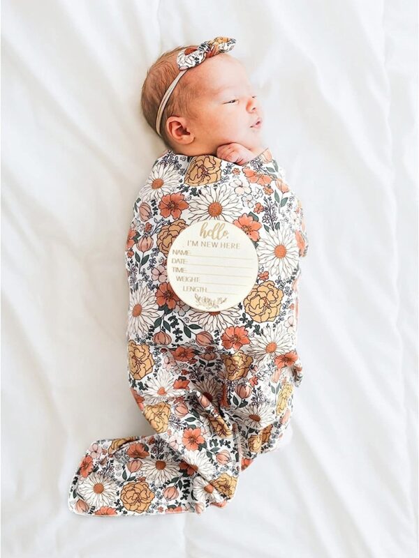 ead793bf-e0b7-488d-9f9e-837915caf50d.jpg Newborn Swaddle & Birth Announcement Set | 4-Piece Baby Photoshoot Gift Set